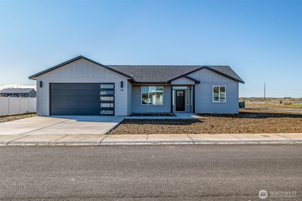 Photo of 88 Sunwest Drive, Ephrata, WA 98823 (MLS # 2493424)