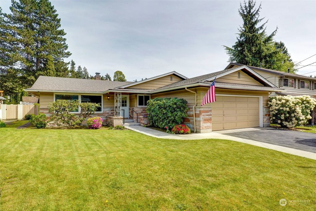 Photo of 10408 42nd Avenue NE, Seattle, WA 98125 (MLS # 2216389)
