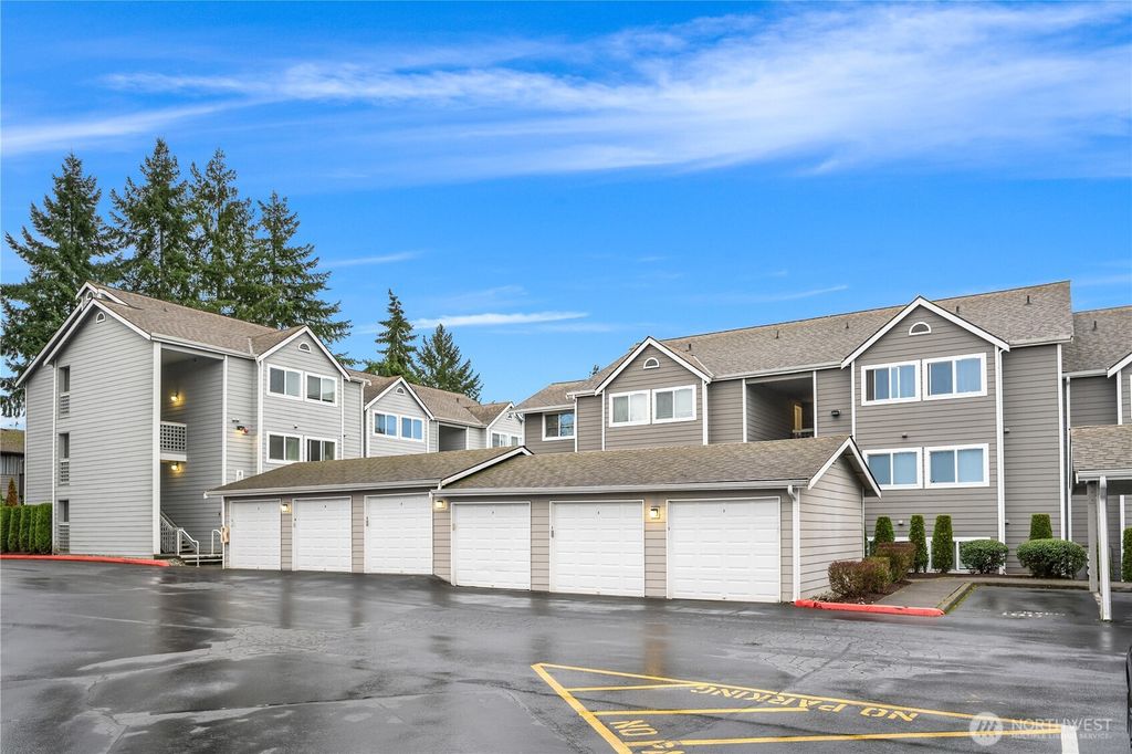 Photo of 12602 109th Court NE #G201, Kirkland, WA 98034 (MLS # 2477084)