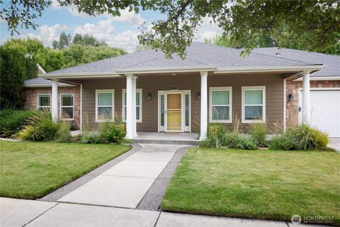Photo of 1676 Greenbriar Drive, Walla Walla, WA 99362 (MLS # 2549907)