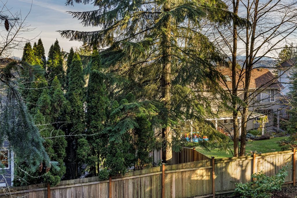 Photo of 7748 151st Avenue NE, Redmond, WA 98052 (MLS # 2339415)