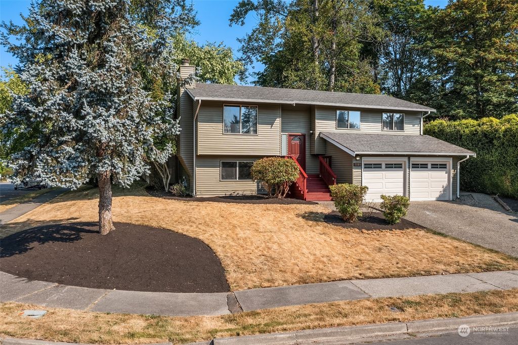Photo of 3108 SE 19th Court, Renton, WA 98058 (MLS # 2153273)