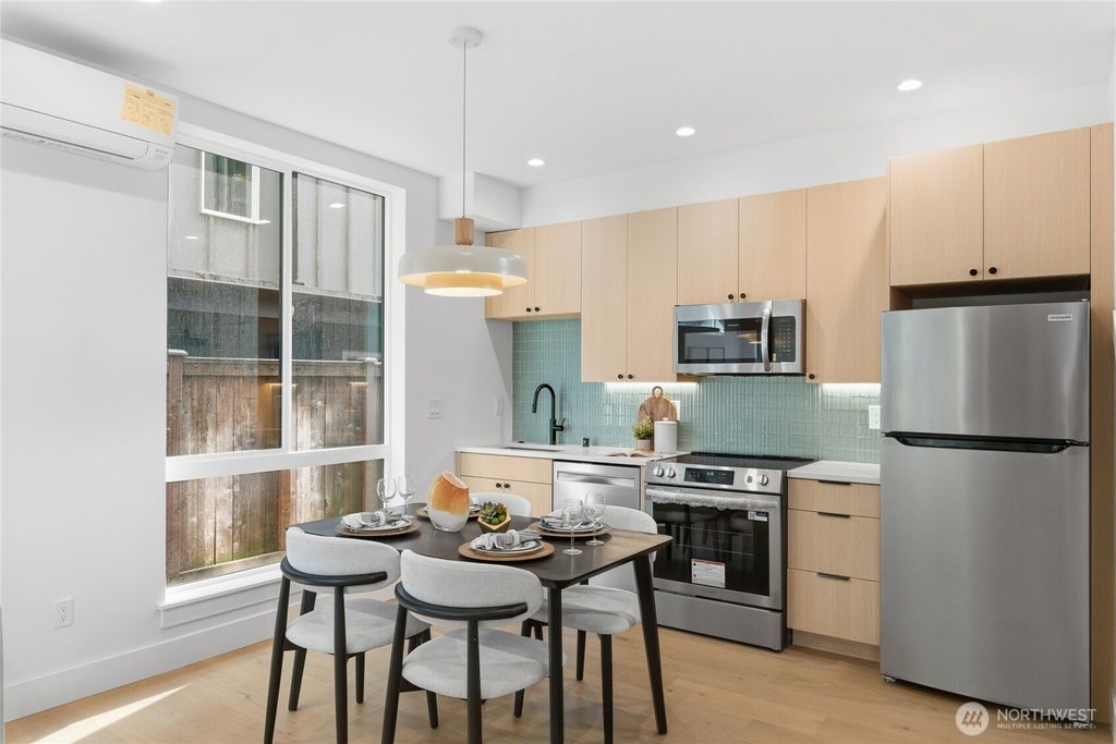 Photo of 6223 9th Avenue NE, Seattle, WA 98115 (MLS # 2521957)