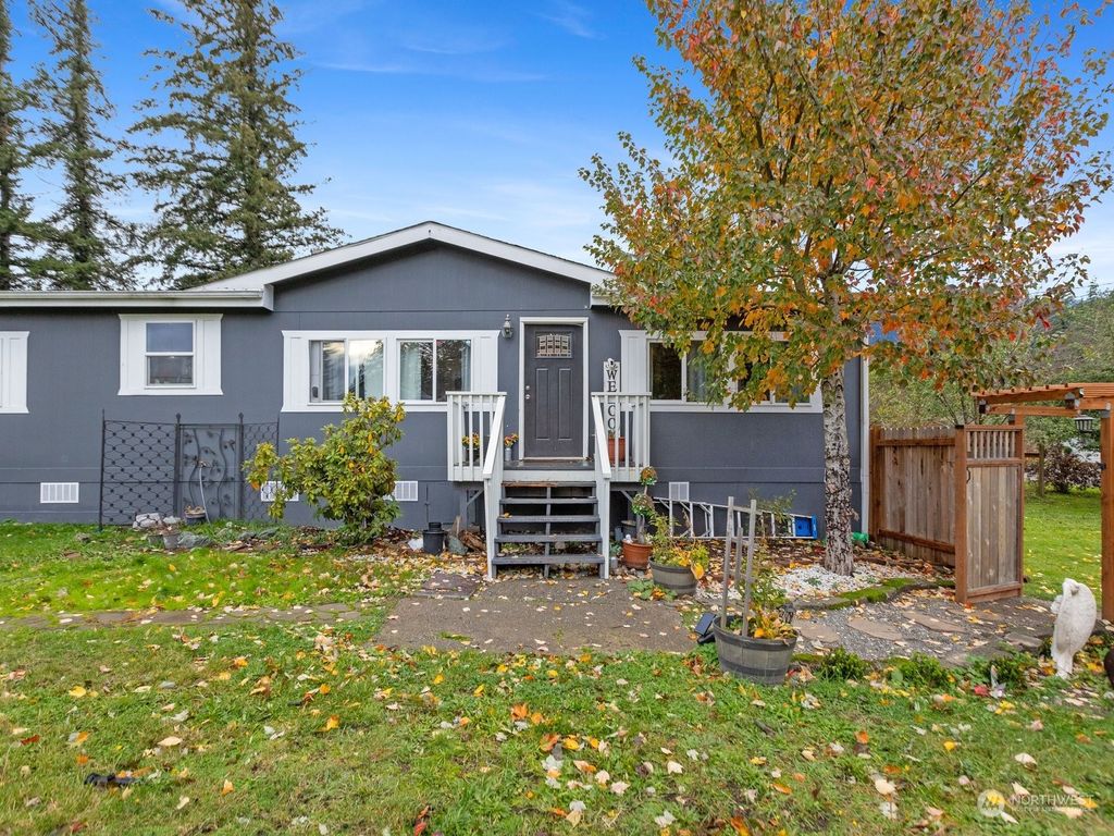 Photo of 233 7th Street, Gold Bar, WA 98251 (MLS # 2306898)