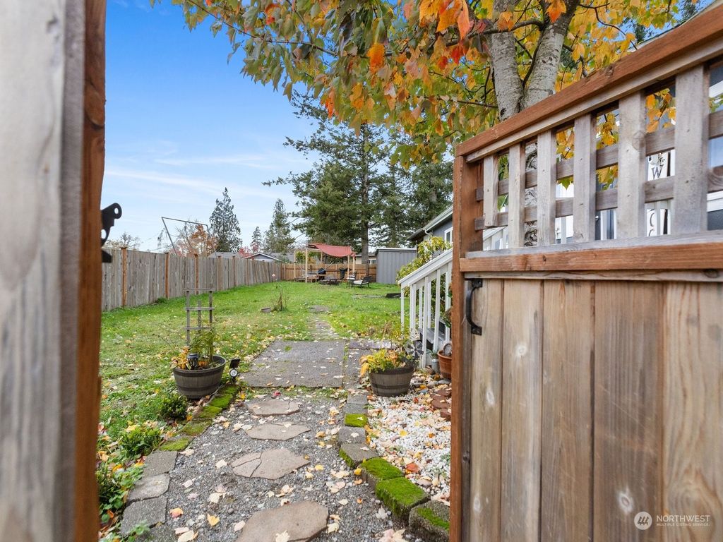 Photo of 233 7th Street, Gold Bar, WA 98251 (MLS # 2306898)