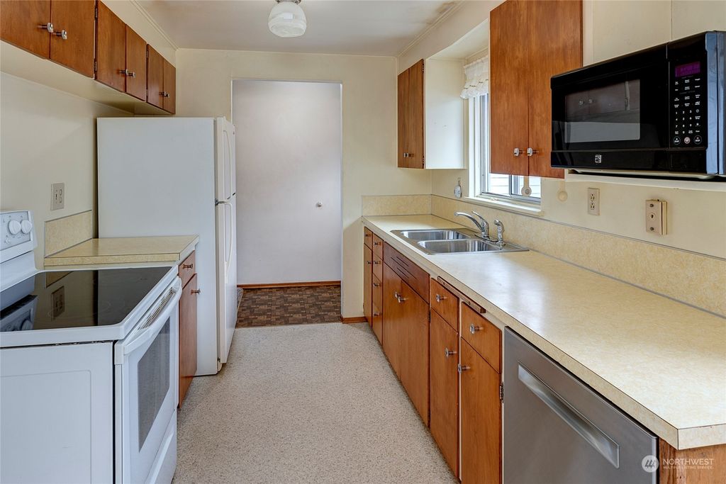 Photo of 4607 227th Street SW, Mountlake Terrace, WA 98043 (MLS # 2312287)