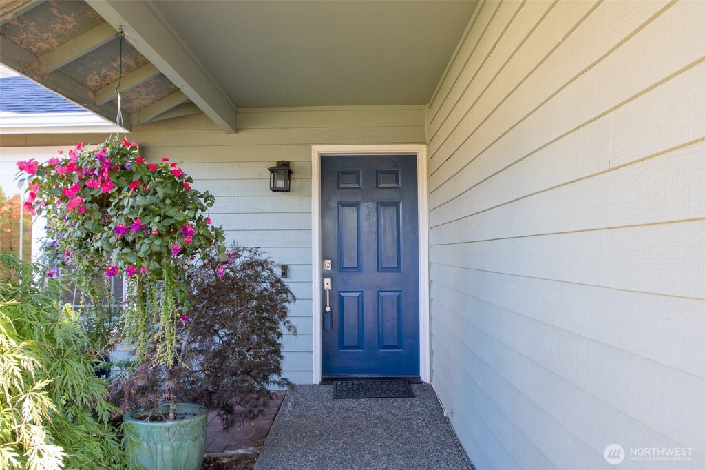 Photo of 1416 352nd Court, Federal Way, WA 98023 (MLS # 2570292)