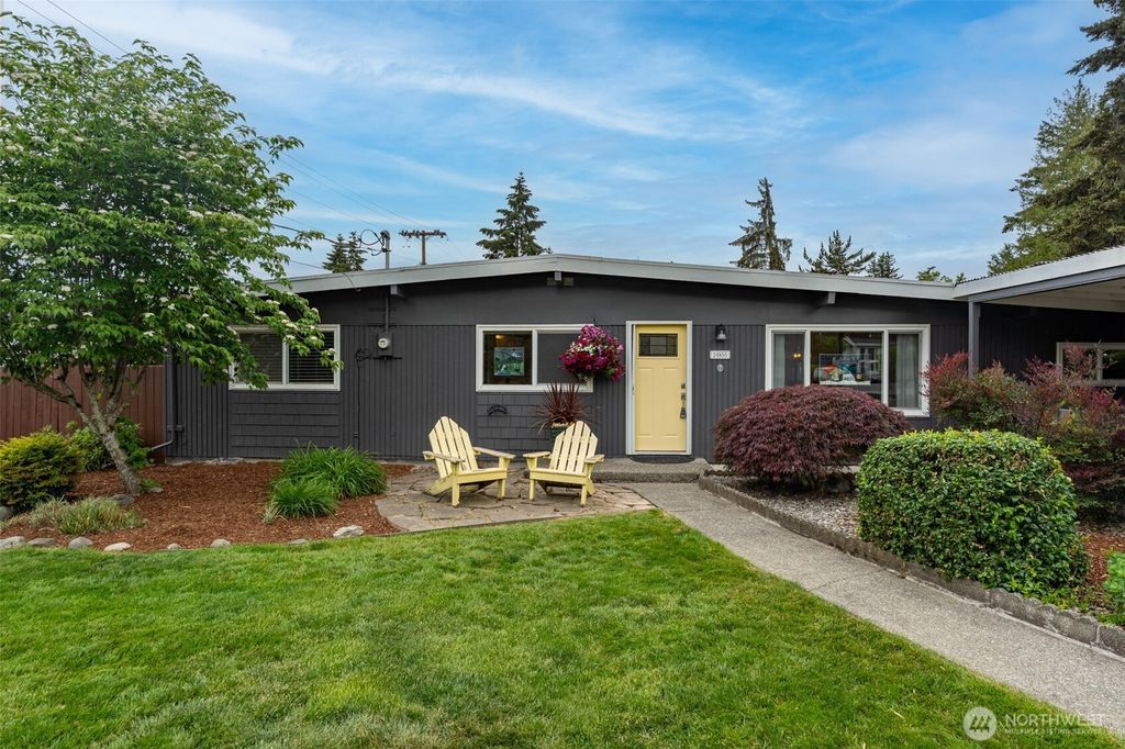 Photo of 24855 16TH Avenue S, Des Moines, WA 98198 (MLS # 2526064)