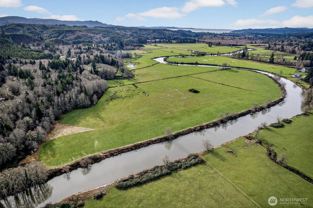 Photo of 163 Barr Road, Rosburg, WA 98643 (MLS # 2467196)