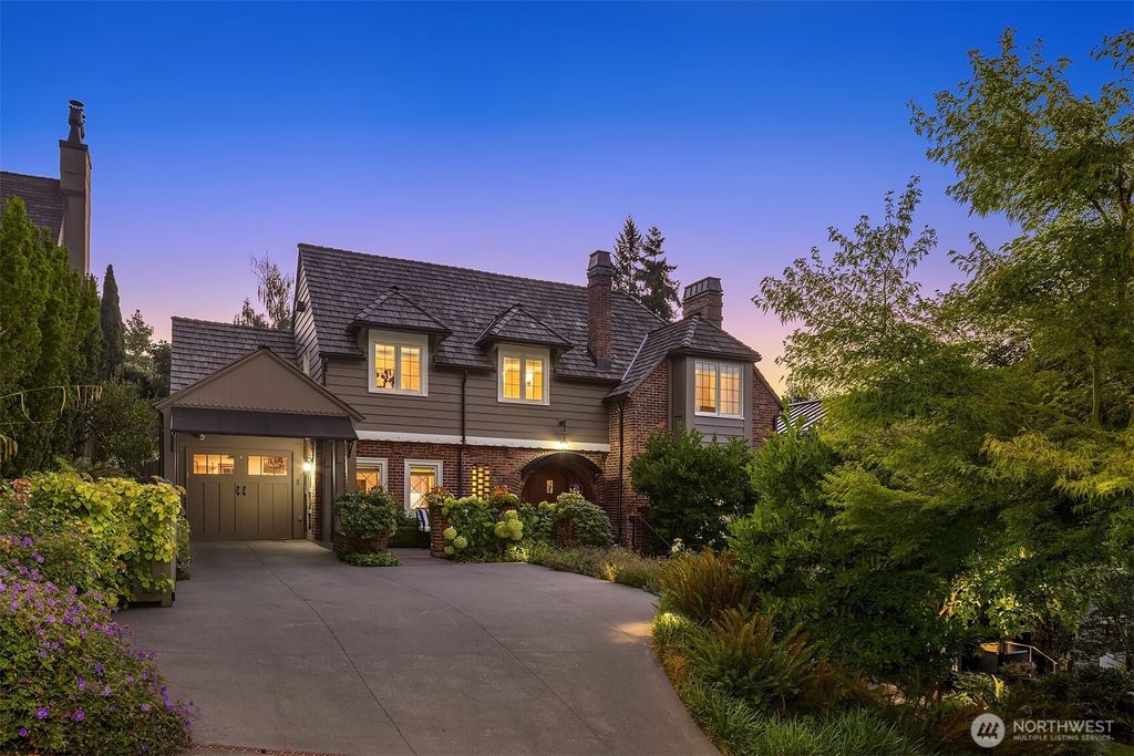Photo of 321 36th Avenue E, Seattle, WA 98112 (MLS # 2417804)