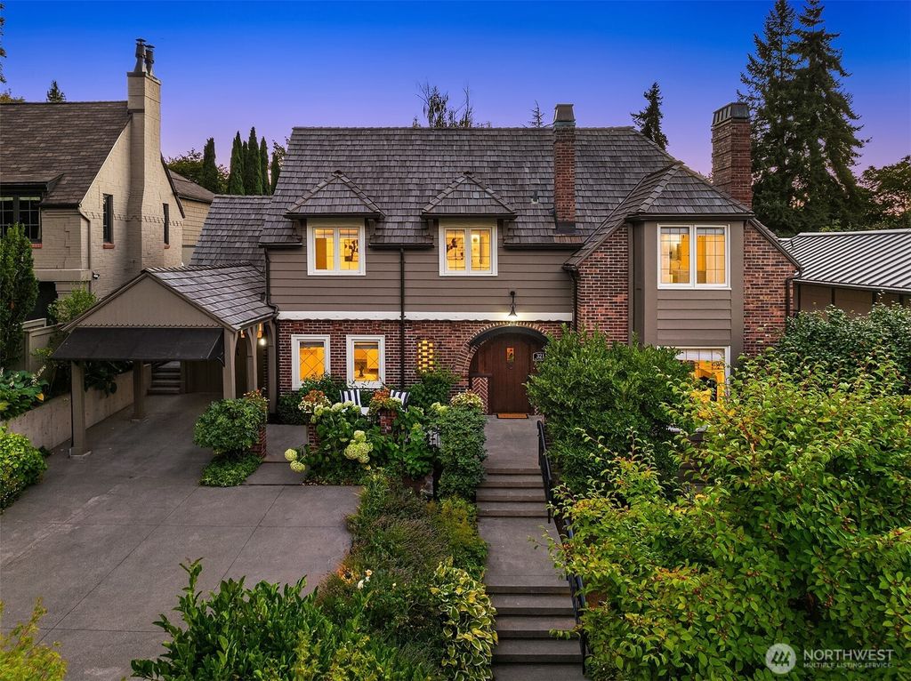 Photo of 321 36th Avenue E, Seattle, WA 98112 (MLS # 2417804)