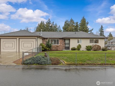 Photo of 20405 119th Avenue SE, Kent, WA 98031 (MLS # 2495114)