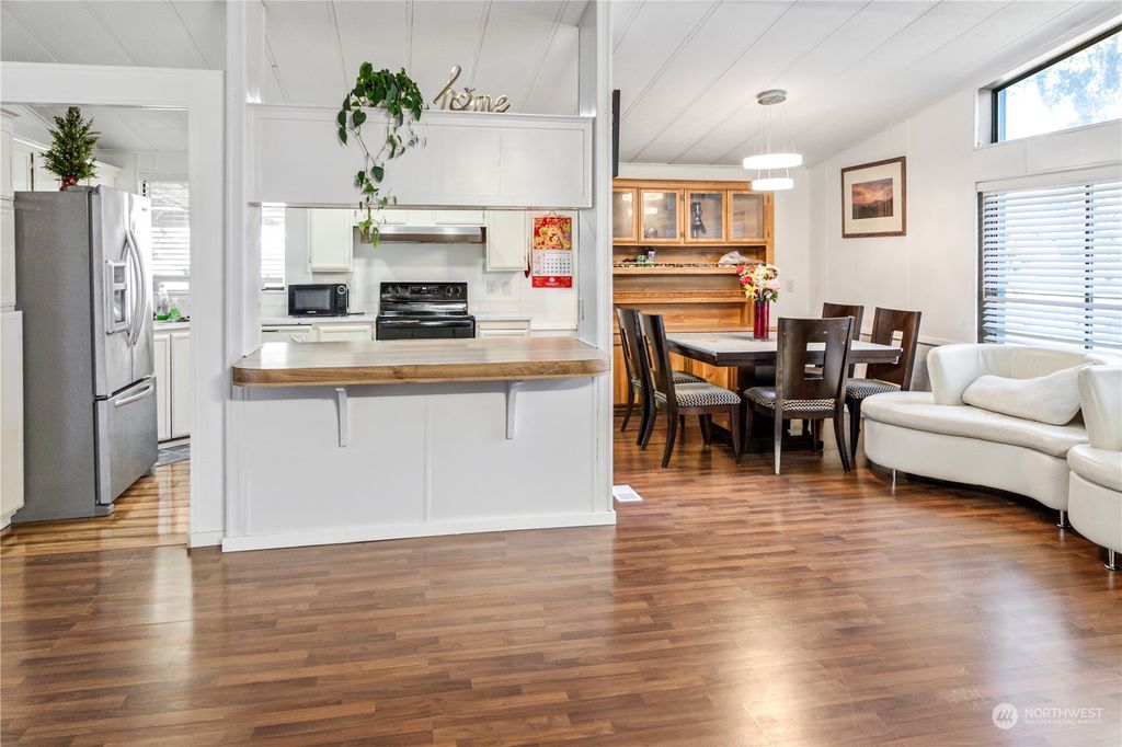 listing image 9366638624204080281