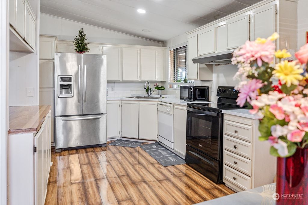 listing image 9362391600651540812