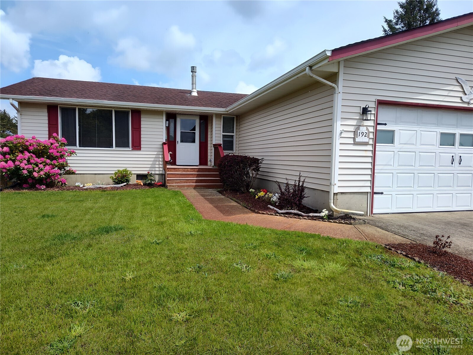 192 Canal Drive NE
