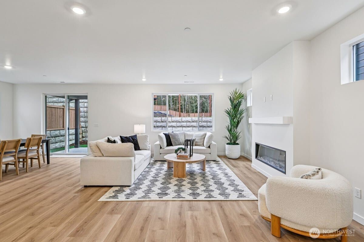 1436 121ST Avenue SE MB 32