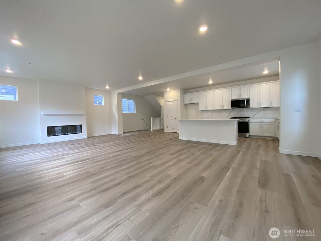 Photo of 1436 121ST Avenue SE #MB 32, Lake Stevens, WA 98258 (MLS # 2372494)