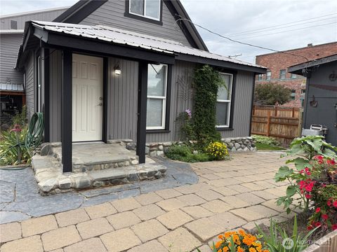 Photo of 204 W Pennsylvania Avenue #4, Roslyn, WA 98941 (MLS # 2441901)