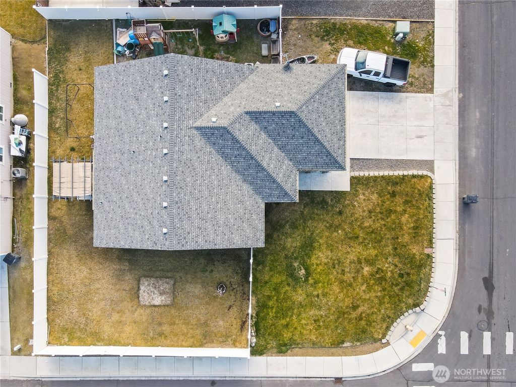 Photo of 925 S 11th Avenue, Othello, WA 99344 (MLS # 2471791)