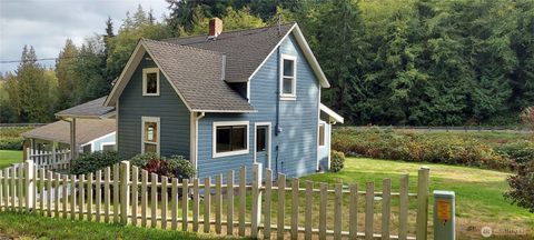 Photo of 9546 SR 525, Clinton, WA 98236 (MLS # 2444001)