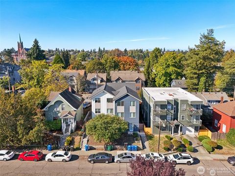 Photo of 5255 Brooklyn Avenue NE, Seattle, WA 98015 (MLS # 2492554)