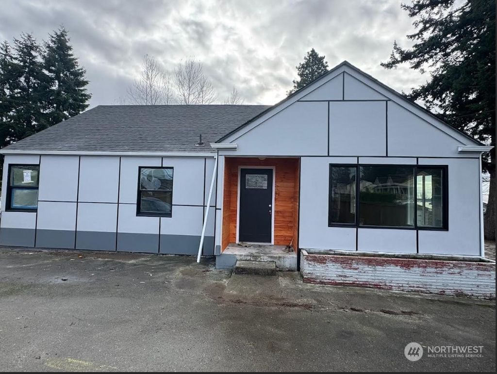 Photo of 9613 S 240th Street, Kent, WA 98031 (MLS # 2321382)