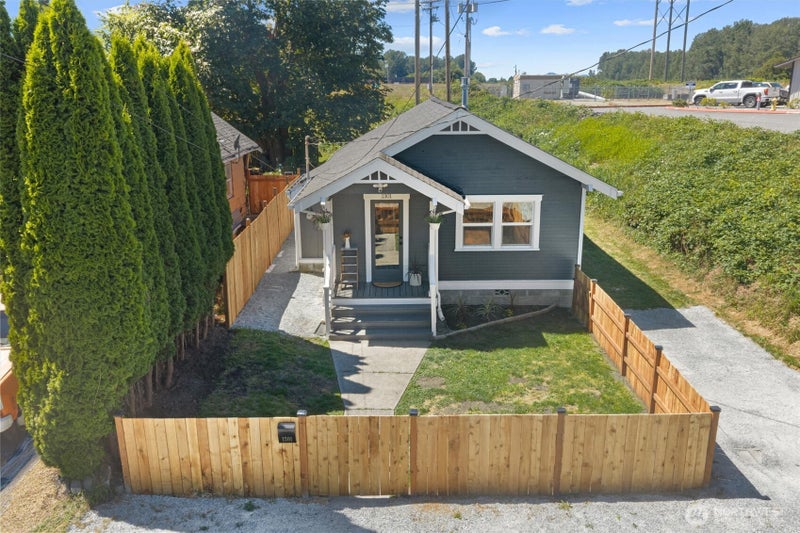 1301 Walter Street