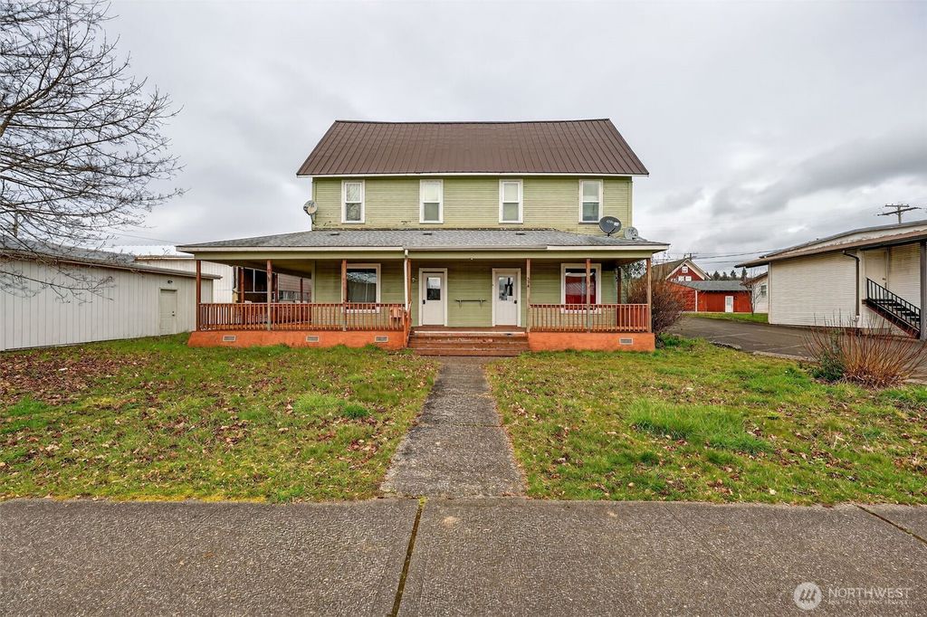 Photo of 514 W Main Street, Elma, WA 98541 (MLS # 2483635)