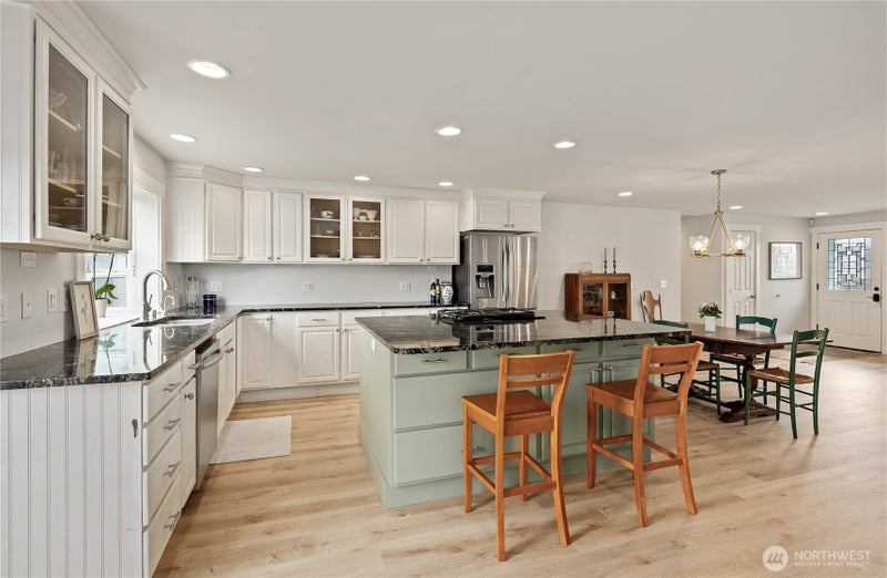 801 Livingston Bay Shore Drive