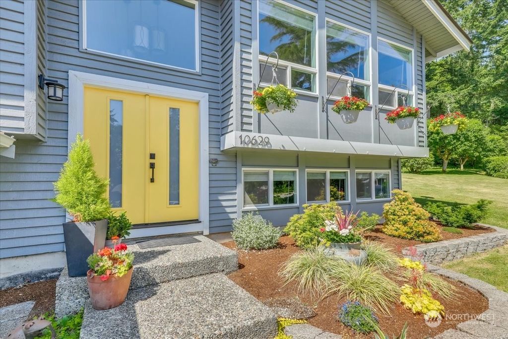 Photo of 10629 183rd Court NE, Redmond, WA 98052 (MLS # 2101839)
