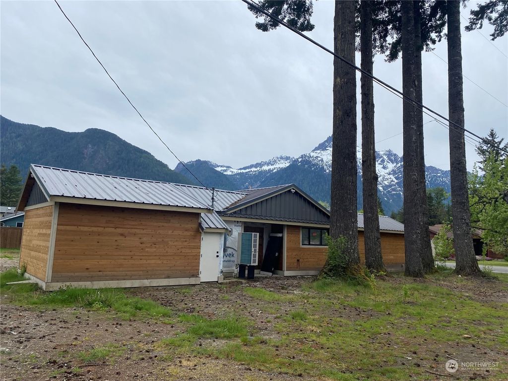Photo of 770 Madison Avenue, Darrington, WA 98241 (MLS # 1914013)