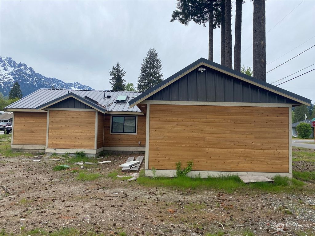 Photo of 770 Madison Avenue, Darrington, WA 98241 (MLS # 1914013)