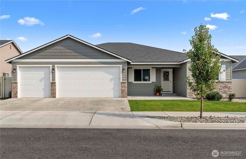 Photo of 183 Emma Drive, Wenatchee, WA 98801 (MLS # 2442865)