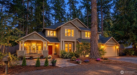Photo of 18520 26th Avenue NE, Lake Forest Park, WA 98155 (MLS # 2583868)
