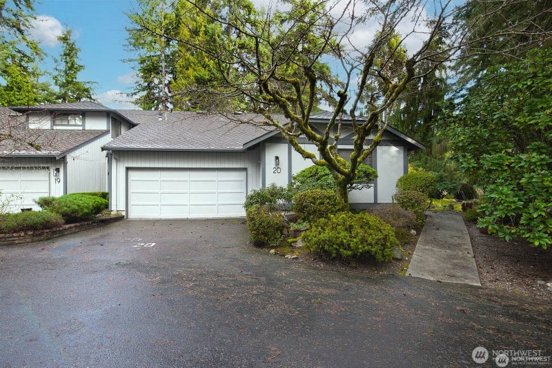 1805 Village Green Drive 20