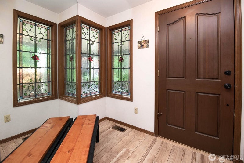 1805 Village Green Drive 20