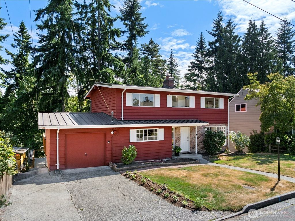 Photo of 317 NW 177th St St, Shoreline, WA 98177 (MLS # 2403280)