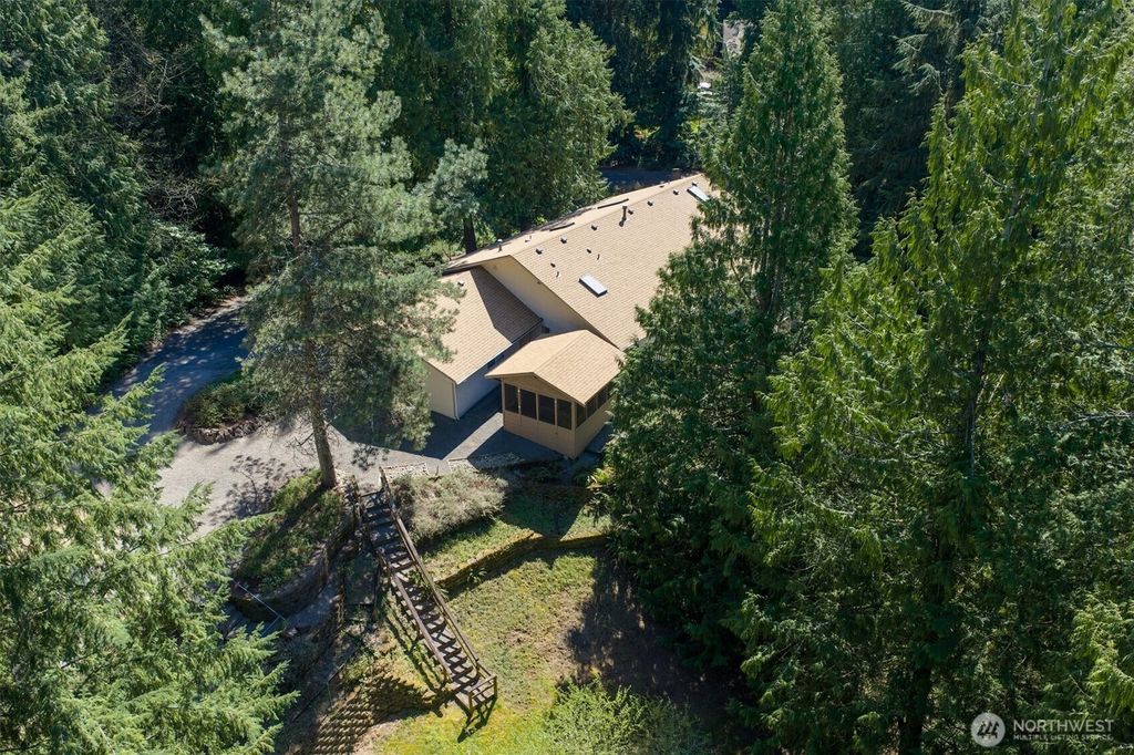 Photo of 870 238th Avenue NE, Sammamish, WA 98074 (MLS # 2503290)