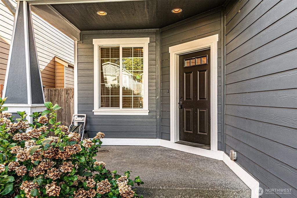 Photo of 952 Burton Ray Street NE, Olympia, WA 98516 (MLS # 2506244)