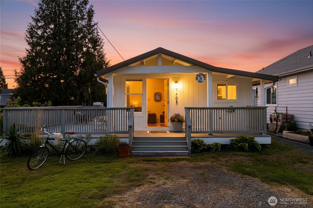Photo of 7403 Sunset Drive, Blaine, WA 98230 (MLS # 2516824)