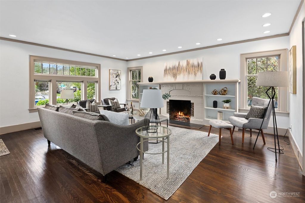 Photo of 5916 8th Avenue NE, Seattle, WA 98105 (MLS # 2290011)