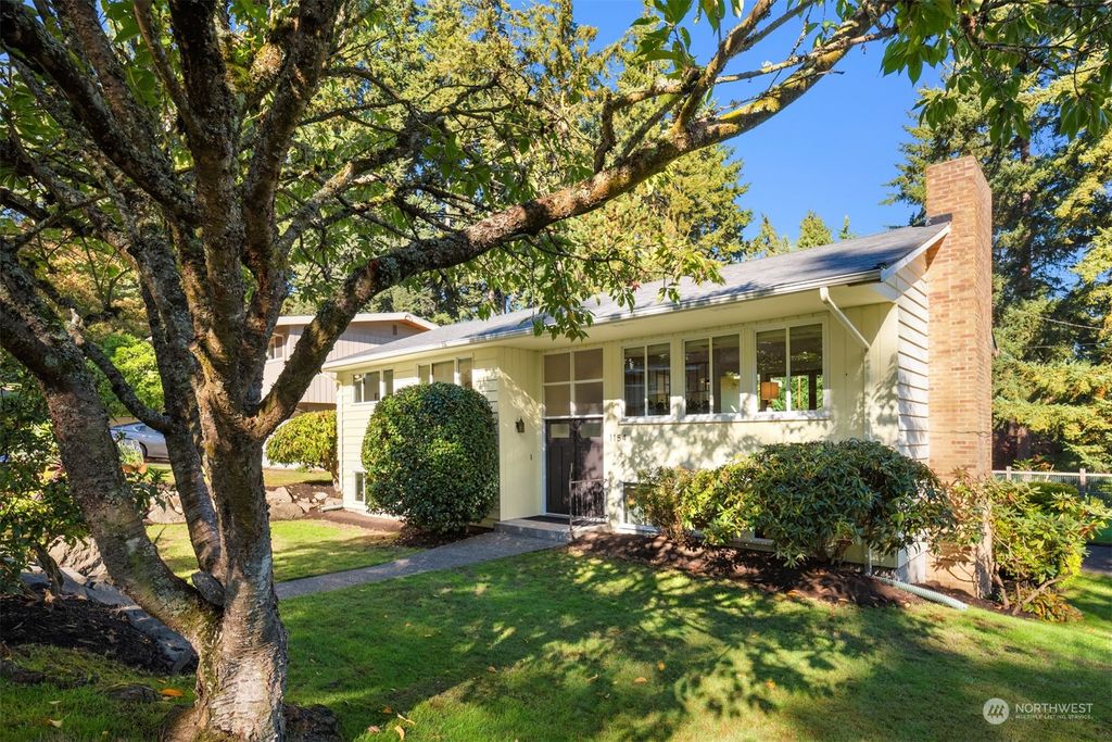 Photo of 1154 N 146th Place, Shoreline, WA 98133 (MLS # 2172829)