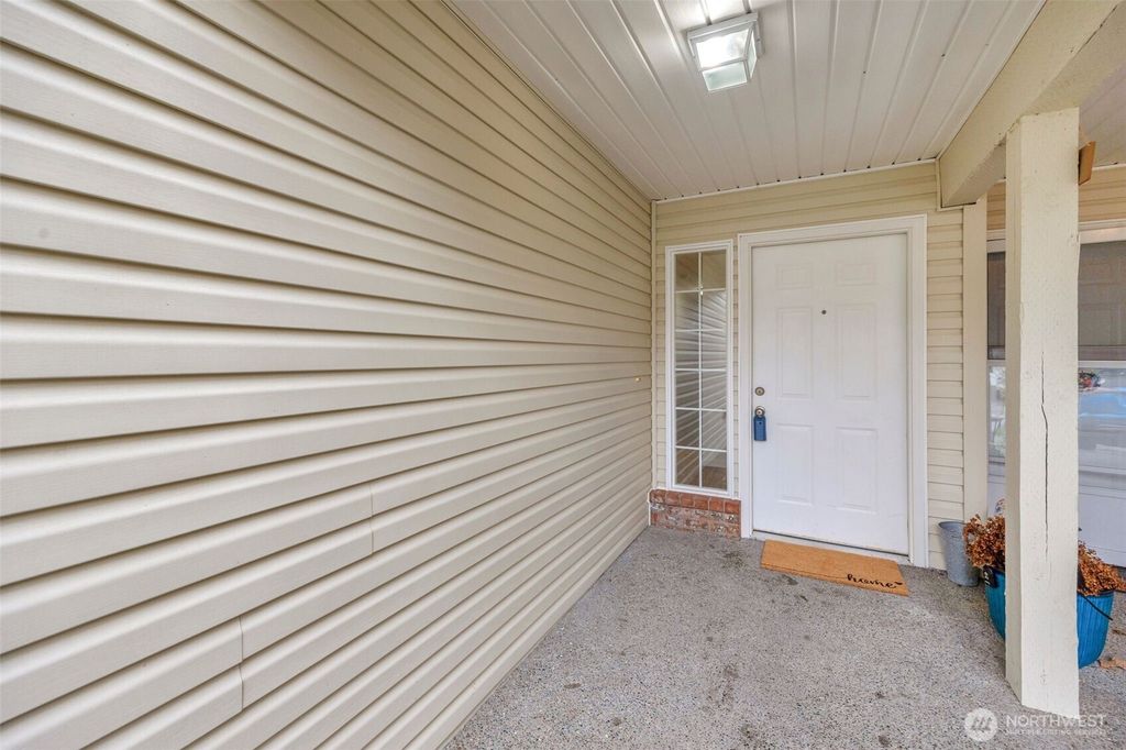 Photo of 5708 136th Street SE, Everett, WA 98208 (MLS # 2502603)