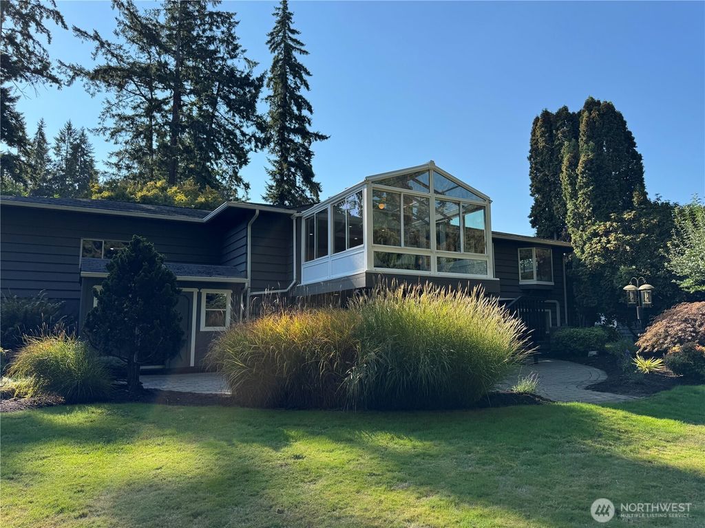 Photo of 12442 NE 6th Place, Bellevue, WA 98005 (MLS # 2477411)