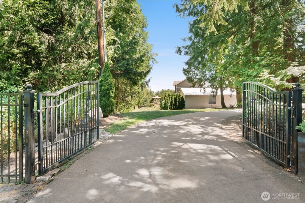 Photo of 14812 84th Avenue NE, Kenmore, WA 98028 (MLS # 2409813)