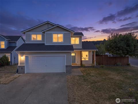 Photo of 402 Orting Avenue NW, Orting, WA 98360 (MLS # 2553067)