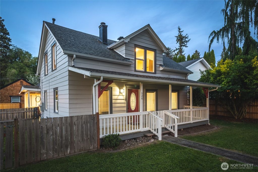 Photo of 531 N Barker Street, Mount Vernon, WA 98273 (MLS # 2538679)