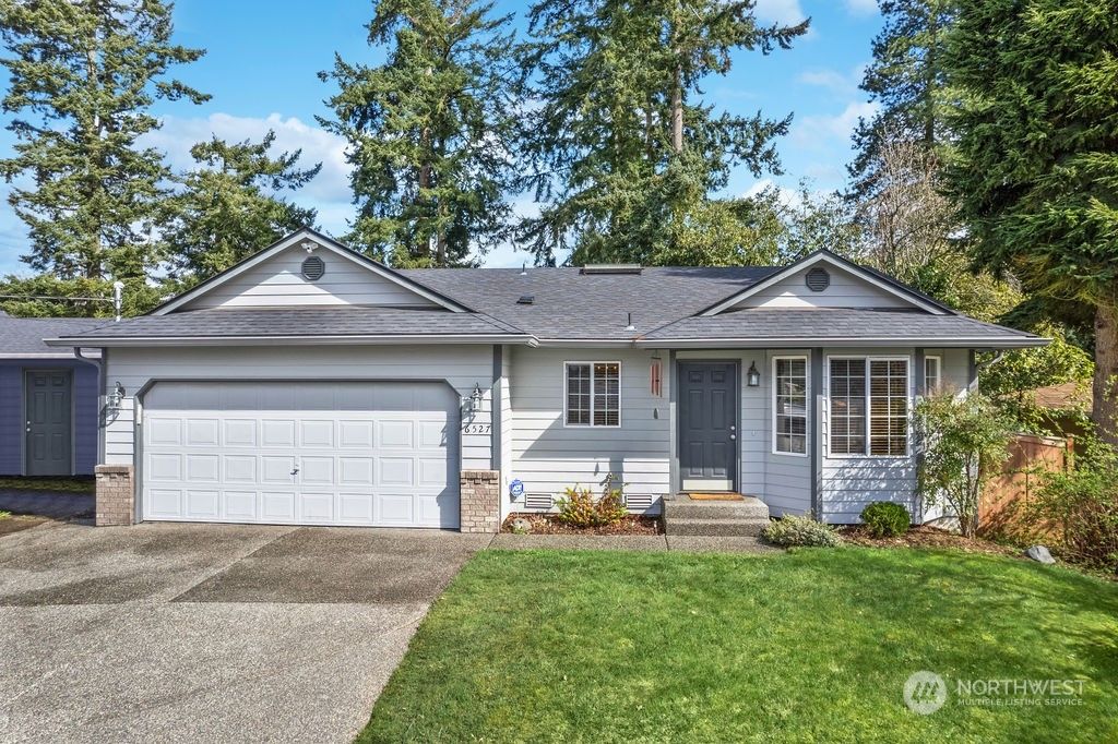 Photo of 6527 Gateway Terrace, Everett, WA 98203 (MLS # 2213629)