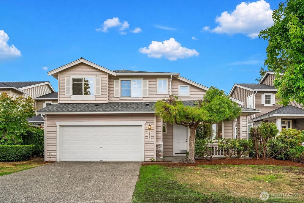 Photo of 24270 SE 11th Place, Sammamish, WA 98075 (MLS # 2562316)
