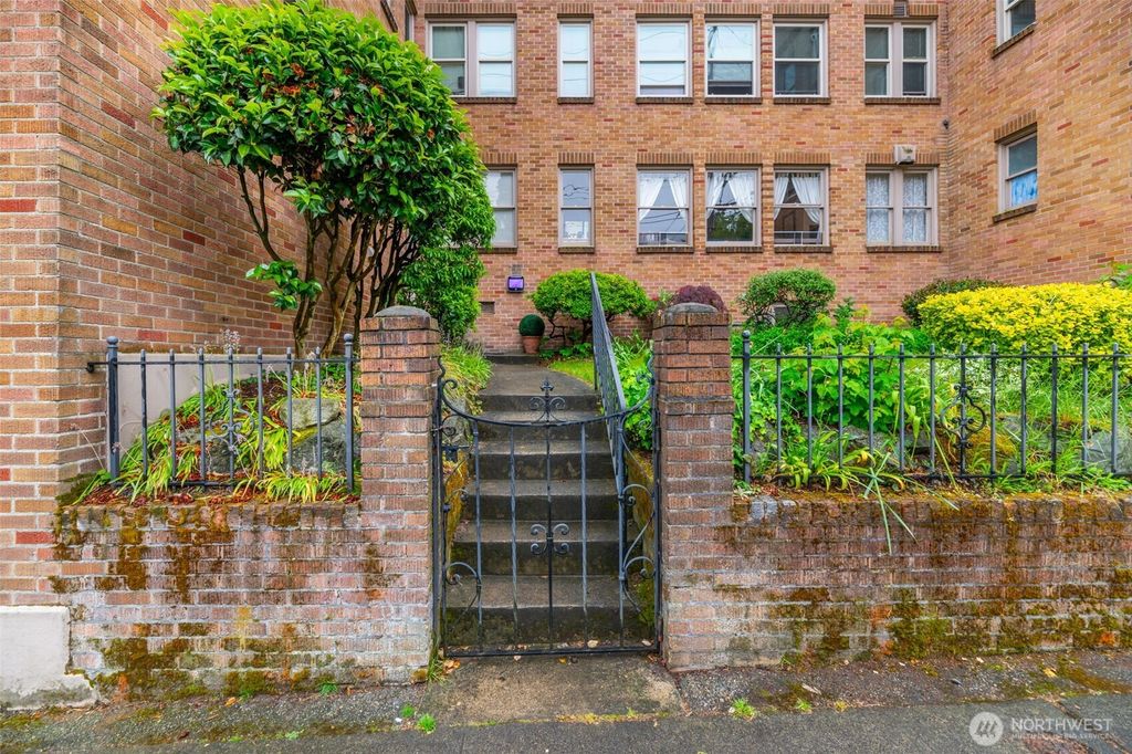 Photo of 1427 3rd Avenue W #8, Seattle, WA 98119 (MLS # 2513895)